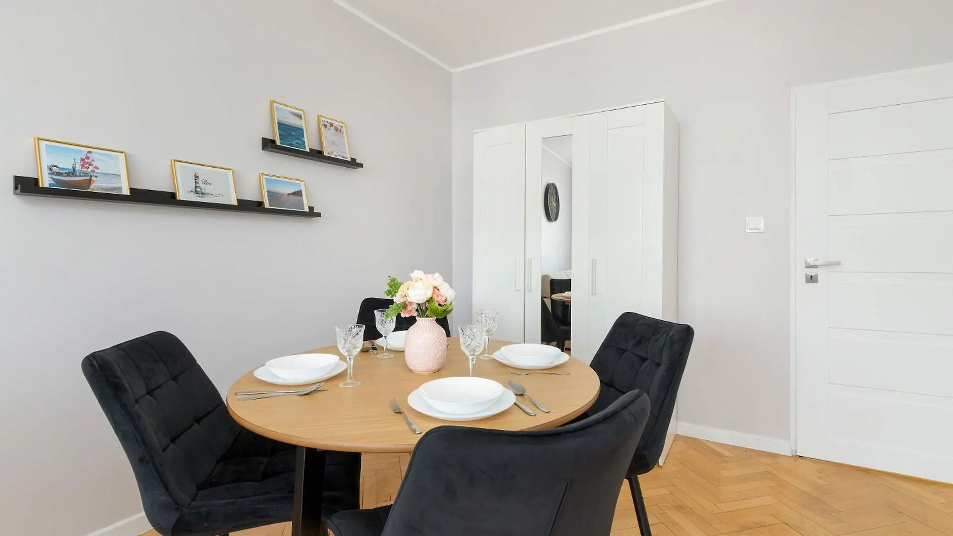 Spacious Apartment Burzynskiego In Gdansk With Parking By Noclegi Renters Poland